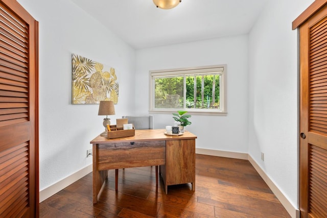 73-4566 Kukuki St, Kailua-Kona, HI 96740 - office space with dark wood-type flooring and baseboards