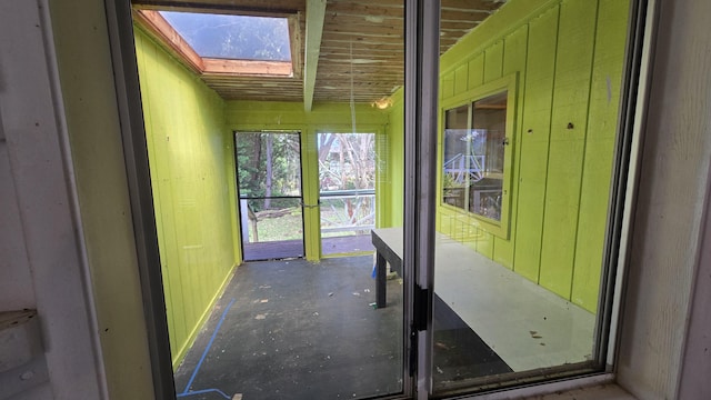 3215-C Wawae Rd, Kalaheo, HI 96741 - entryway with a skylight