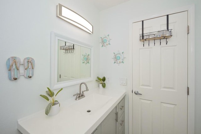 15-1925 4th Ave, Keaau, HI 96749 - bathroom featuring vanity