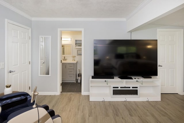 15-1925 4th Ave, Keaau, HI 96749 - living area featuring wood finished floors and crown molding