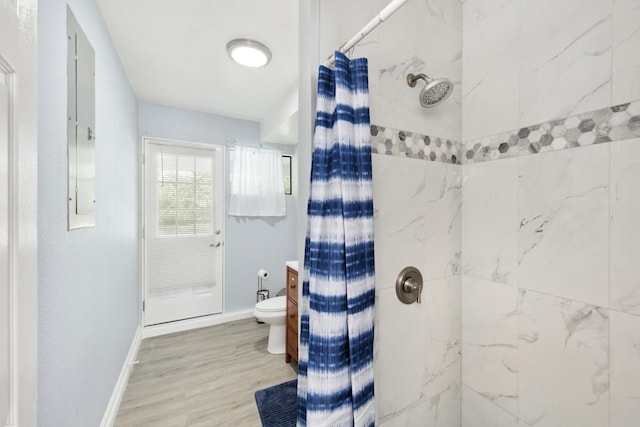15-1925 4th Ave, Keaau, HI 96749 - full bathroom featuring curtained shower and wood finished floors