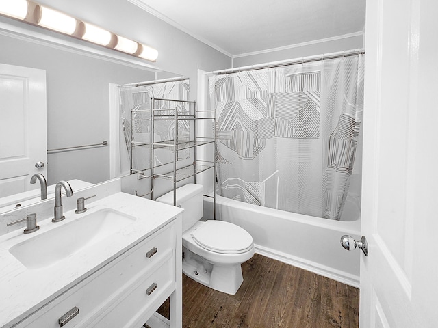 75-6081 Alii Dr Unit Dd102, Kailua-Kona, HI 96740 - full bathroom featuring toilet, vanity, shower / bathtub combination with curtain, wood finished floors, and crown molding