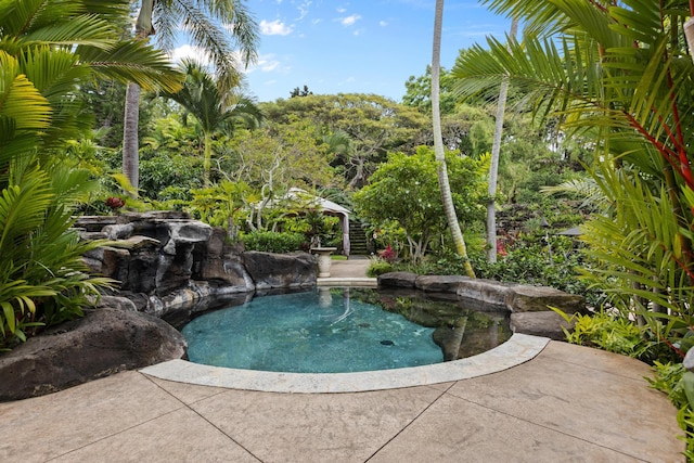 78-6737 Walua Rd, Kailua-Kona, HI 96740 - view of pool featuring a swimming pool