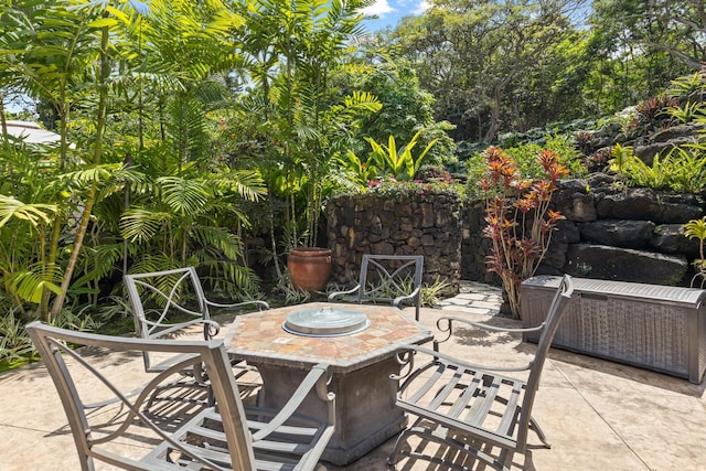 78-6737 Walua Rd, Kailua-Kona, HI 96740 - view of patio with outdoor dining space