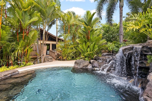 78-6737 Walua Rd, Kailua-Kona, HI 96740 - outdoor pool featuring a wooden deck