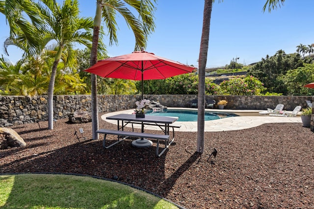 75-149 Kamilo St, Kailua-Kona, HI 96740 - view of pool with a patio