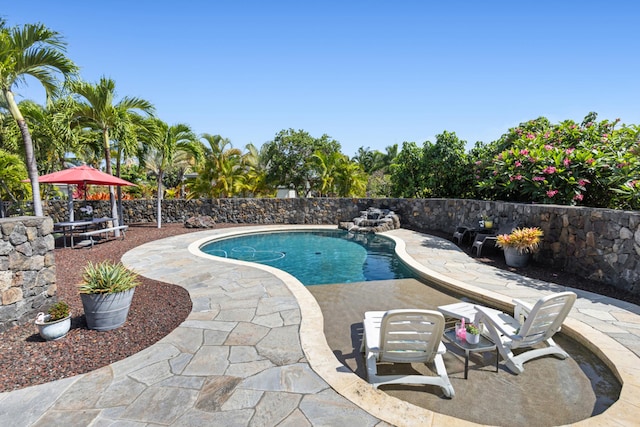 75-149 Kamilo St, Kailua-Kona, HI 96740 - view of swimming pool with a patio area