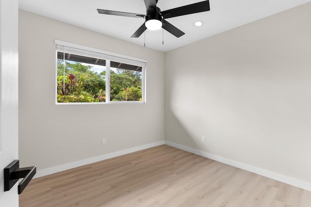 16-2147 Stardust Dr, Pahoa, HI 96778 - spare room featuring light wood finished floors, baseboards, recessed lighting, and a ceiling fan