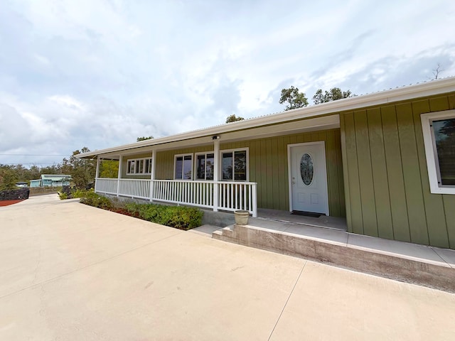 92-8858 Paradise Pkwy, Ocean View, HI 96737 - entrance to property featuring a porch
