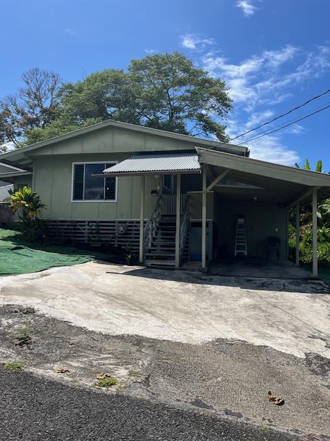 470 Hoopuni St, Hilo, HI 96720 - view of front of house with concrete driveway
