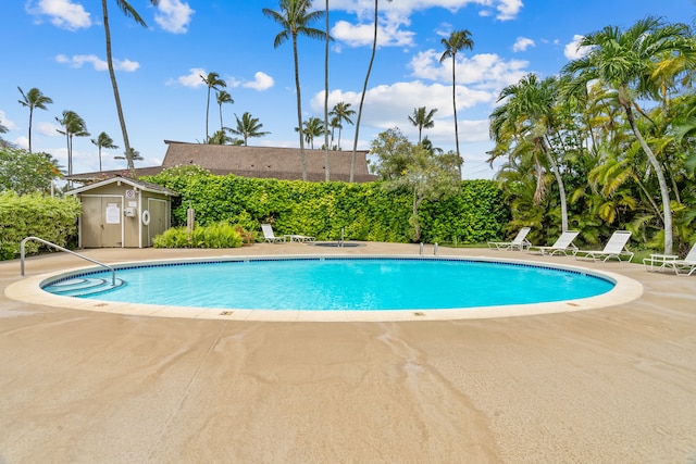 525 Aleka Lp Unit F6, Kapaa, HI 96746 - community pool featuring a patio area
