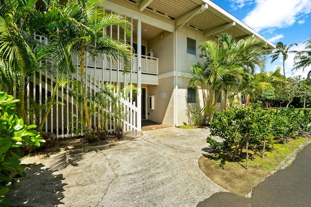 525 Aleka Lp Unit F6, Kapaa, HI 96746 - view of building exterior with driveway
