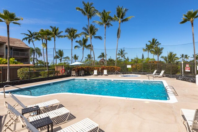 78-7070 Alii Dr Unit B202, Kailua-Kona, HI 96740 - community pool featuring a patio and a hot tub