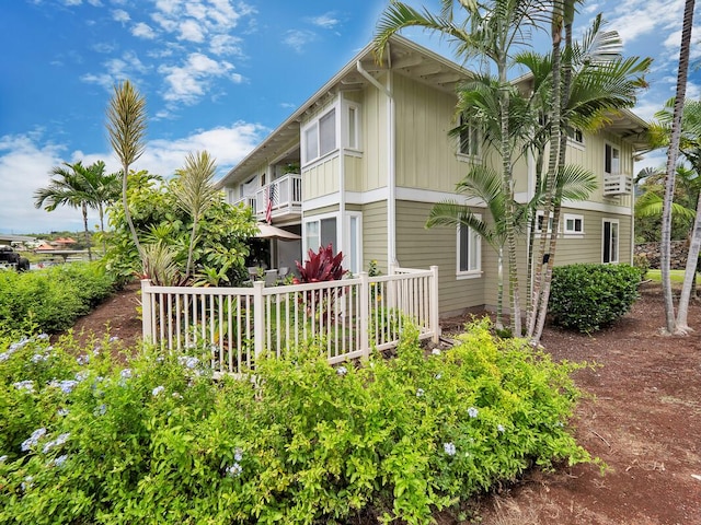 75-6009 Alii Dr Unit H2, Kailua-Kona, HI 96740 - view of side of home