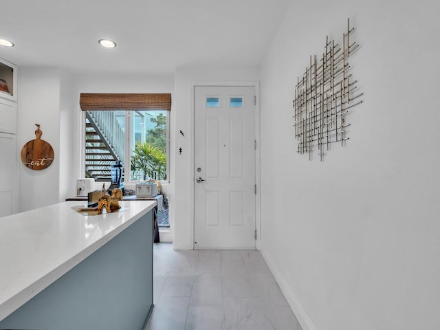 75-6009 Alii Dr Unit H2, Kailua-Kona, HI 96740 - foyer entrance featuring recessed lighting and baseboards