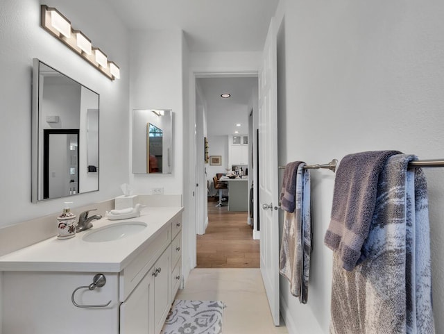 75-6009 Alii Dr Unit H2, Kailua-Kona, HI 96740 - bathroom featuring vanity