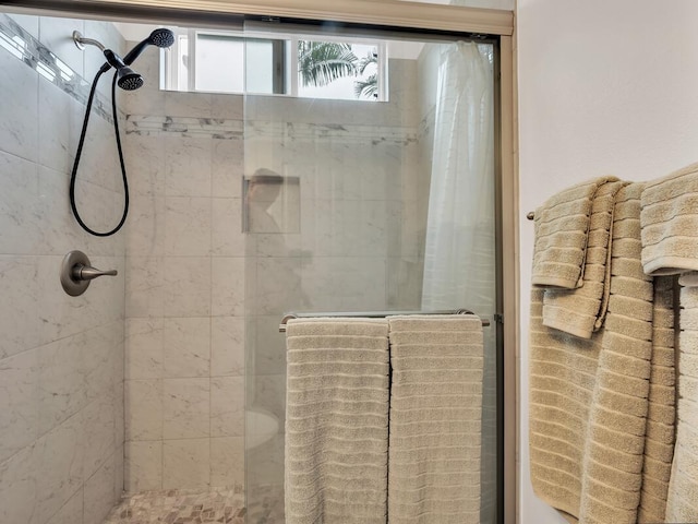75-6009 Alii Dr Unit H2, Kailua-Kona, HI 96740 - bathroom featuring a stall shower