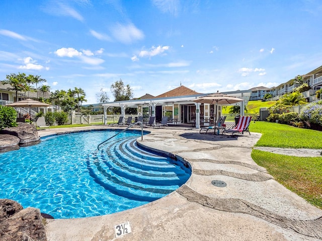 75-6009 Alii Dr Unit H2, Kailua-Kona, HI 96740 - community pool with a patio