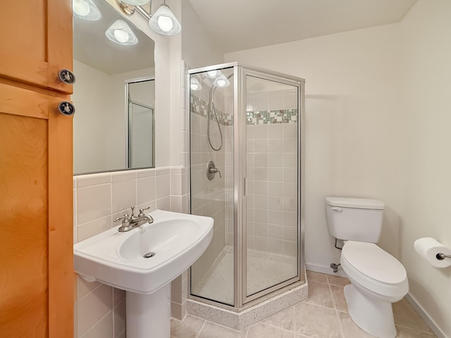 75-346 Hualalai Rd Unit B202, Kailua-Kona, HI 96740 - full bath featuring a shower stall and tile patterned floors