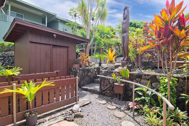 73-4327 Oneone St, Kailua-Kona, HI 96740 - view of yard with a shed