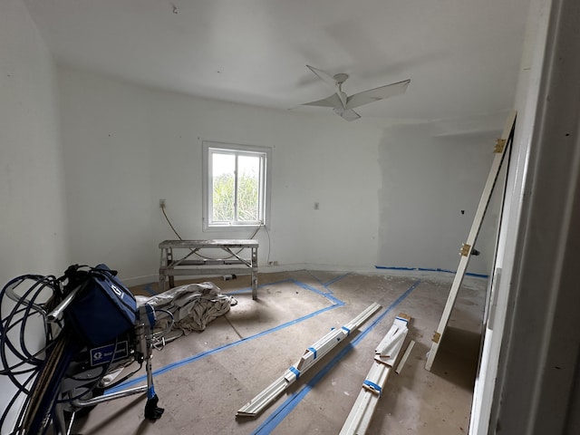 6469-L Kawaihau Rd, Kapaa, HI 96746 - spare room featuring a ceiling fan