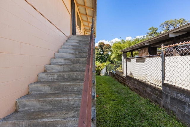 35 Pono St, Hilo, HI 96720 - view of staircase