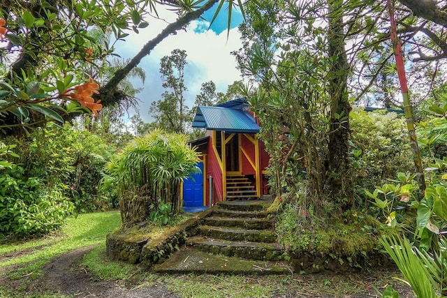 11-1877 Ahiukau St, Mountain View, HI 96771 - view of play area featuring stairs