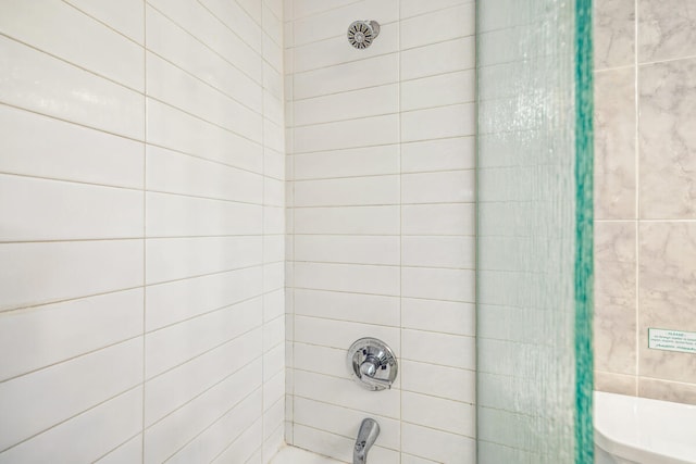 3411 Wilcox Rd Unit F 69, Lihue, HI 96766 - bathroom with shower / bath combo