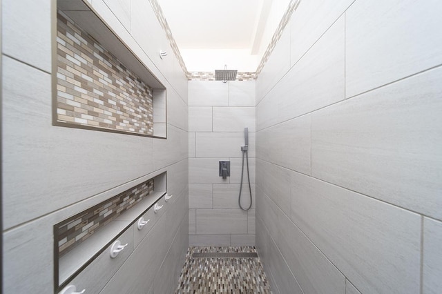 4 Nani Pl, Hilo, HI 96720 - full bath with tiled shower and tile walls