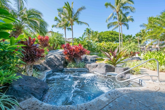 68-1376 Pauoa Rd Unit E1, Kamuela, HI 96743 - exterior view of a jacuzzi