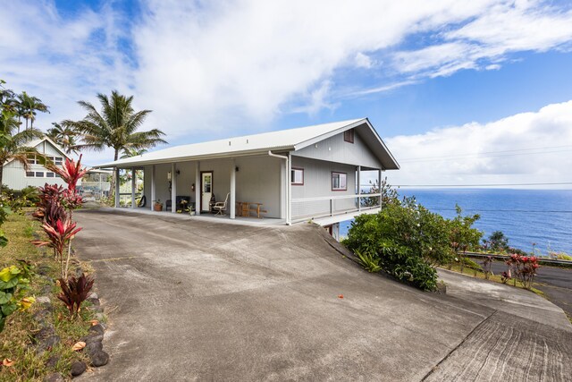 36-2331 Old Mamalahoa Hwy, Laupahoehoe, HI 96764 - ranch-style house featuring a water view