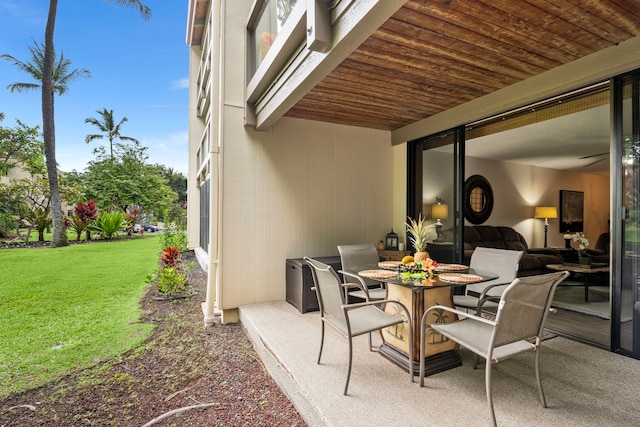 78-6800 Alii Dr Unit 8104, Kailua-Kona, HI 96740 - view of patio with outdoor dining space