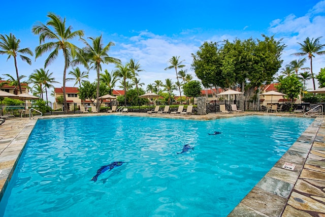 78-6800 Alii Dr Unit 8104, Kailua-Kona, HI 96740 - community pool with a patio