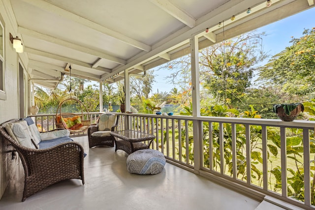 15-1385 Makuu Dr, Keaau, HI 96749 - sunroom with beam ceiling