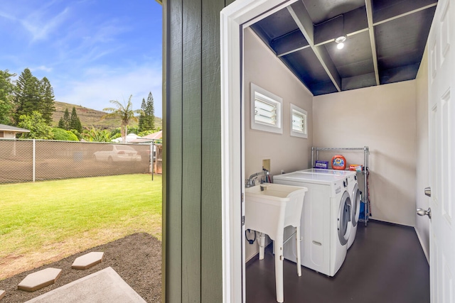 5045 Menehune Rd, Waimea, HI 96796 - laundry area with washing machine and dryer