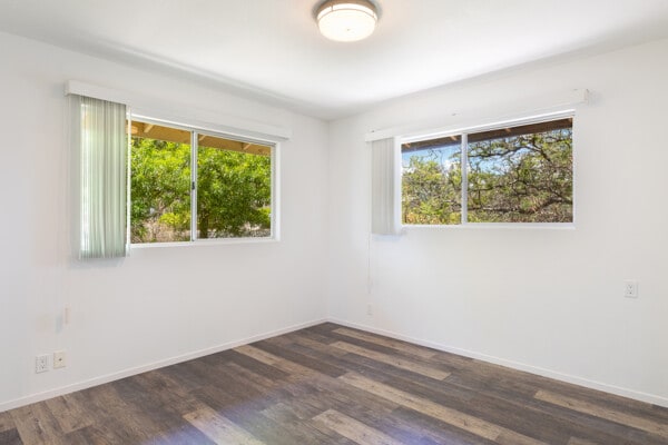 68-3750 Ua Noe Pl, Waikoloa, HI 96738 - unfurnished room with dark wood-style floors and baseboards