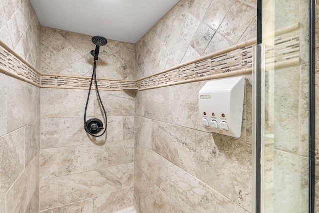 75-6082 Alii Dr Unit B236, Kailua-Kona, HI 96740 - detailed view of a tile shower