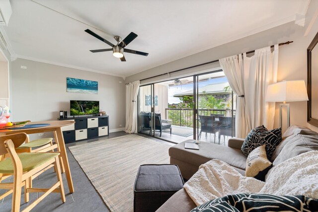 75-5719 Alii Dr Unit 321, Kailua-Kona, HI 96740 - living room with crown molding and ceiling fan