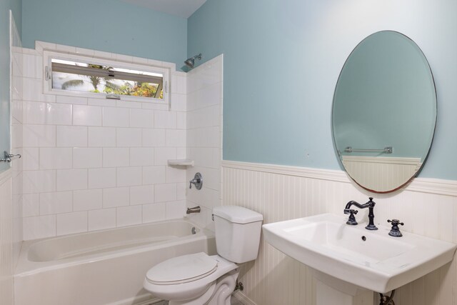 75-679 Kuahiwi Pl, Kailua-Kona, HI 96740 - full bathroom with a wainscoted wall and bathing tub / shower combination