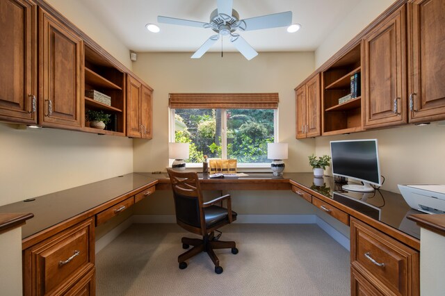 76-853 N Pakalakala Pl, Kailua-Kona, HI 96740 - office space featuring built in desk, a ceiling fan, light carpet, and recessed lighting