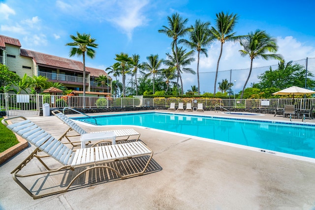 78-7070 Alii Dr Unit E103, Kailua-Kona, HI 96740 - community pool featuring a patio area