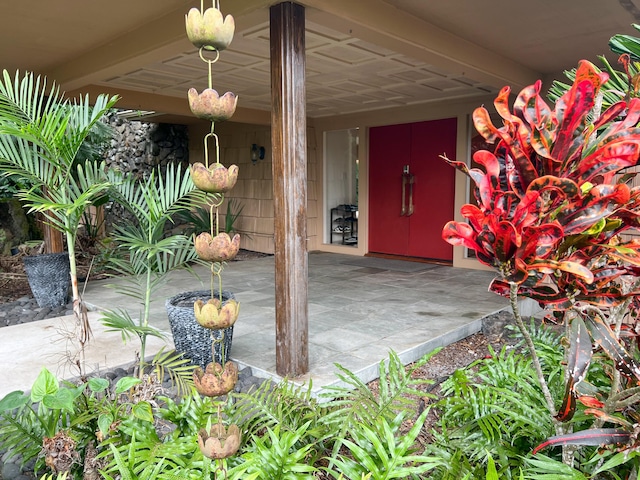 78-7259 Puuloa Rd, Kailua-Kona, HI 96740 - view of exterior entry featuring a patio area