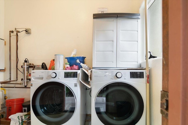 11-3868 Liona St, Volcano, HI 96785 - laundry area with separate washer and dryer
