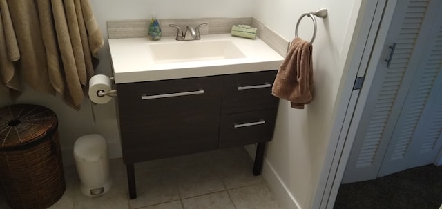 400 Hualani St Unit 1301, Hilo, HI 96720 - bathroom featuring vanity and tile patterned floors