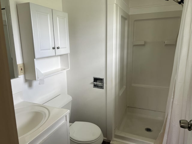 90 Santos St, Hilo, HI 96720 - full bath with a stall shower, toilet, and vanity
