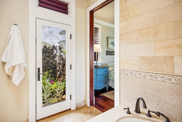 2758 Milo Hae Lp, Koloa, HI 96756 - ensuite bathroom featuring tile patterned flooring and a sink