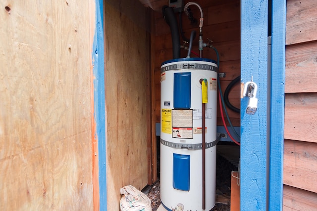 92-8618 Orchid Pkwy, Ocean View, HI 96737 - utility room with strapped water heater
