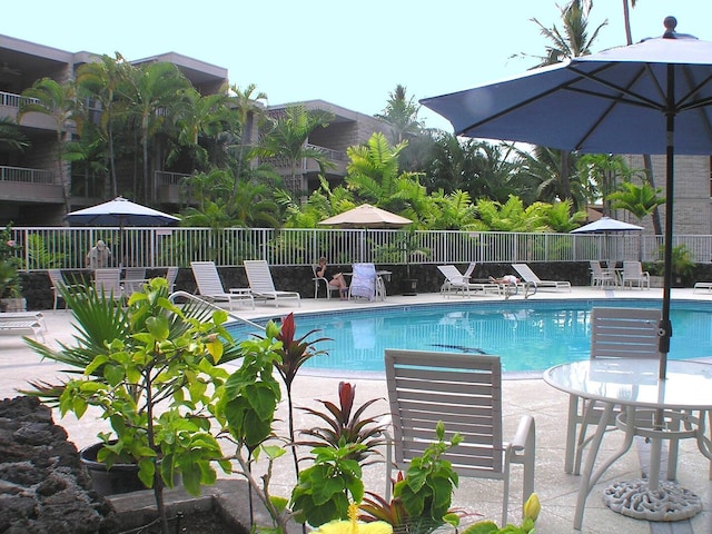75-6016 Alii Dr Unit 219, Kailua-Kona, HI 96740 - community pool with a patio