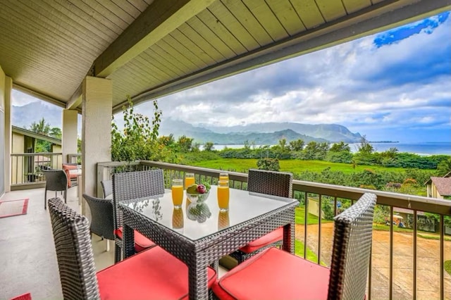 5380 Honoiki Rd Unit J33, Princeville, HI 96722 - balcony featuring outdoor dining space and a mountain view