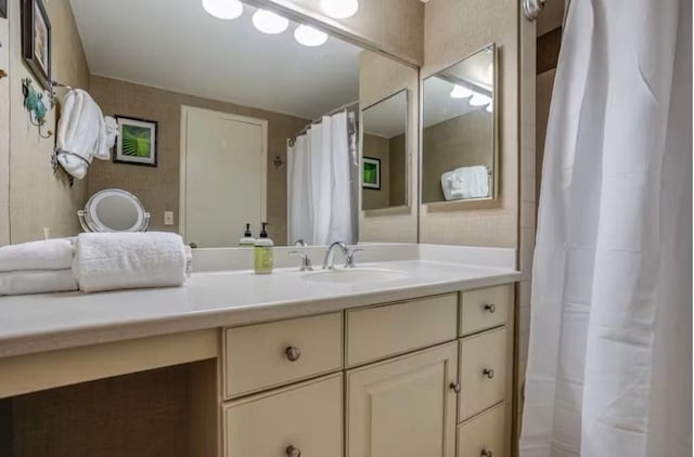 5380 Honoiki Rd Unit J33, Princeville, HI 96722 - full bathroom featuring vanity